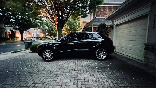 2018 Porsche Macan Macan S