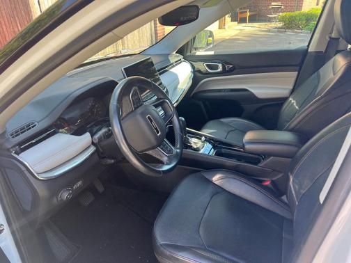 White 2022 Jeep Compass Limited