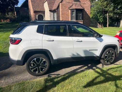 White 2022 Jeep Compass Limited