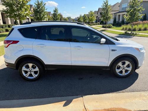 White 2016 Ford Escape SE