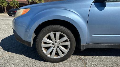 Blue 2012 Subaru Forester 2.5X Premium