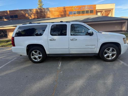 White 2011 Chevrolet Suburban 1500 LT