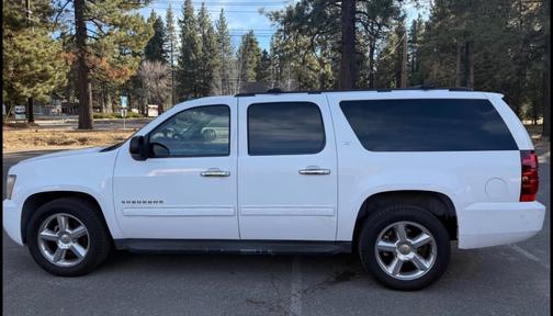 White 2011 Chevrolet Suburban 1500 LT
