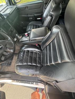 White 2006 Hummer H2 SUT