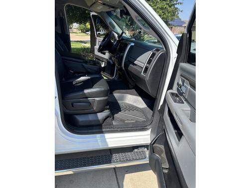 2015 RAM 1500 SLT