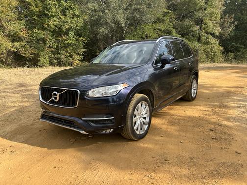 Blue 2016 Volvo XC90 T6 Momentum