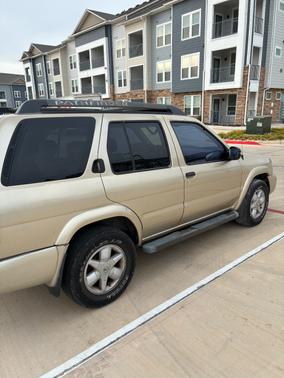 2002 Nissan Pathfinder SE