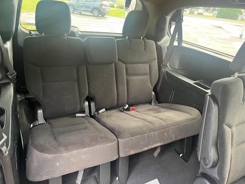 Gray 2018 Dodge Grand Caravan SE