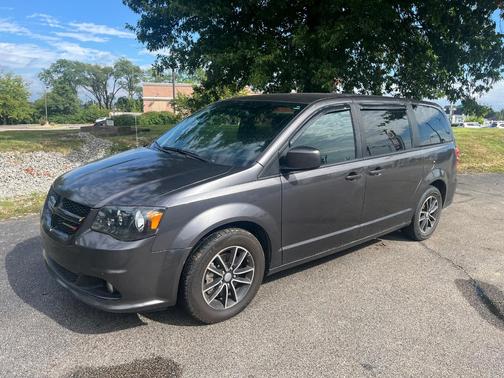 Gray 2018 Dodge Grand Caravan SE
