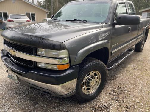 Gray 2002 Chevrolet Silverado 2500 LS H/D Extended Cab