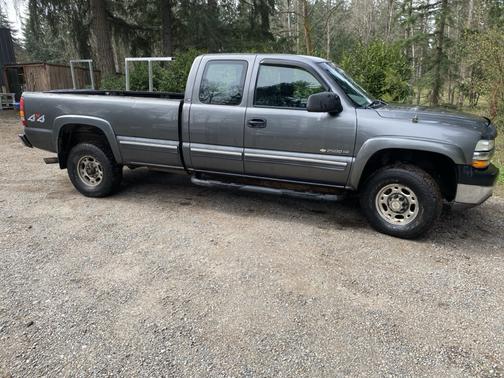 Gray 2002 Chevrolet Silverado 2500 LS H/D Extended Cab