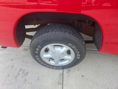 Red 1998 Dodge Dakota Sport
