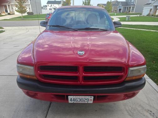 Red 1998 Dodge Dakota Sport