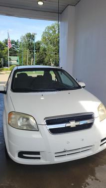 White 2010 Chevrolet Aveo LT