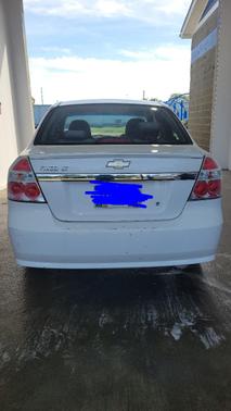 White 2010 Chevrolet Aveo LT