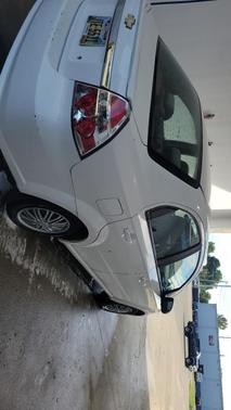 White 2010 Chevrolet Aveo LT