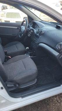 White 2010 Chevrolet Aveo LT