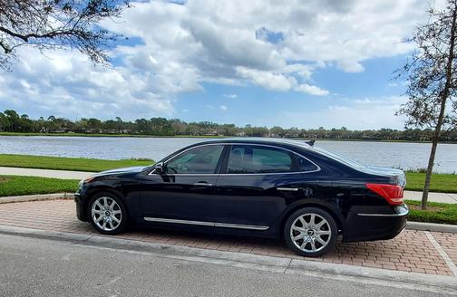 2012 Hyundai Equus Signature