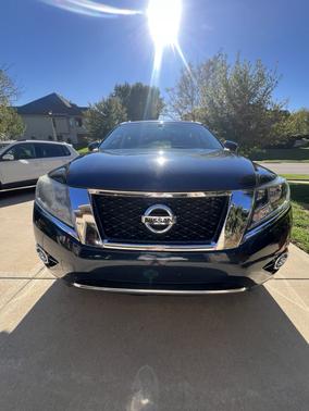 Blue 2016 Nissan Pathfinder SL