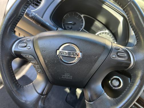 Blue 2016 Nissan Pathfinder SL