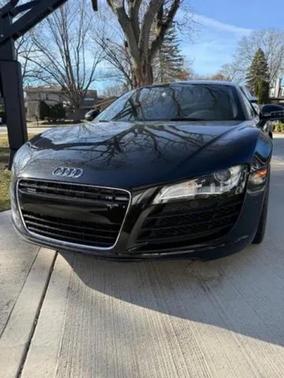 Black 2012 Audi R8 4.2 quattro