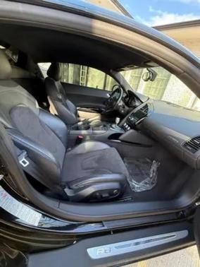 Black 2012 Audi R8 4.2 quattro