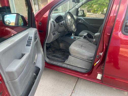 Red 2019 Nissan Frontier SV