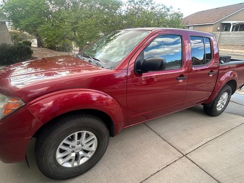Red 2019 Nissan Frontier SV