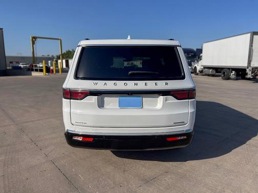 White 2023 Jeep Wagoneer Series III