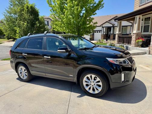 Black 2014 Kia Sorento EX