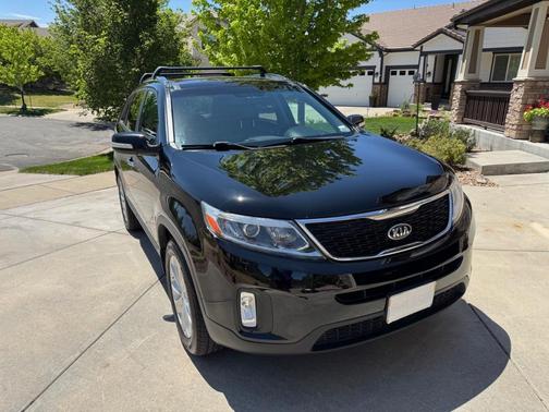 Black 2014 Kia Sorento EX