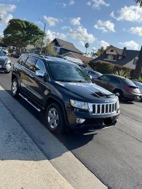 Black 2013 Jeep Grand Cherokee Overland
