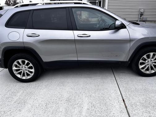 2020 Jeep Cherokee Latitude