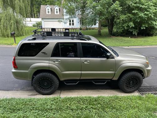 Beige 2008 Toyota 4Runner Sport