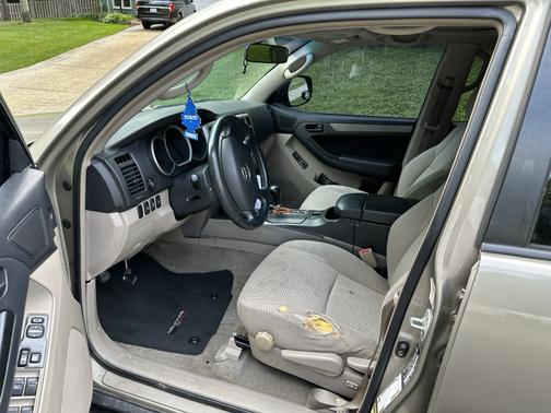Beige 2008 Toyota 4Runner Sport