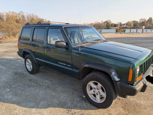 2000 Jeep Cherokee Sport 4WD