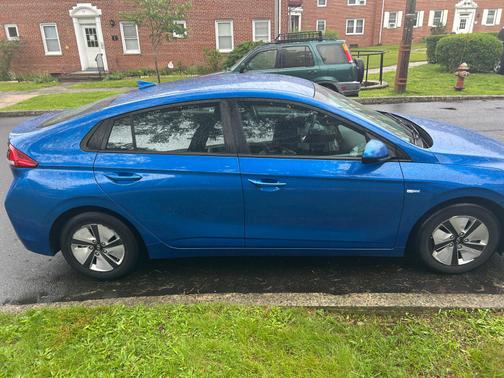 2017 Hyundai IONIQ Hybrid Blue