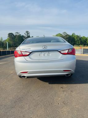 2011 Hyundai SONATA SE