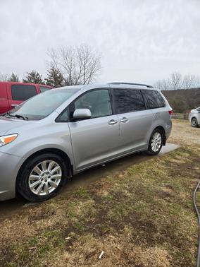 2017 Toyota Sienna XLE