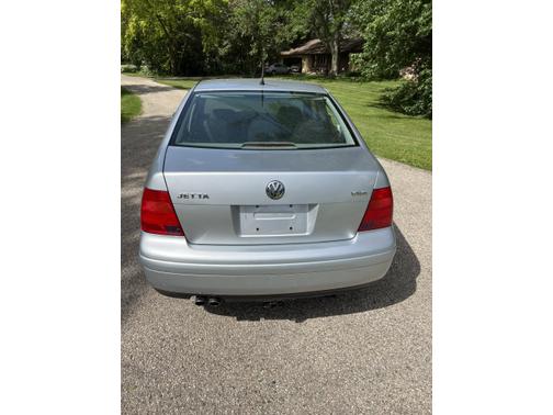 Photo 3 of 16 of 2003 Volkswagen Jetta GLX