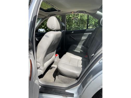 Photo 5 of 16 of 2003 Volkswagen Jetta GLX