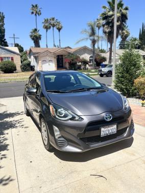 2016 Toyota Prius c Two