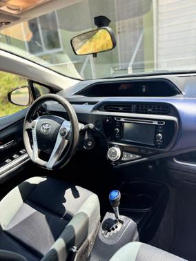 2016 Toyota Prius c Two