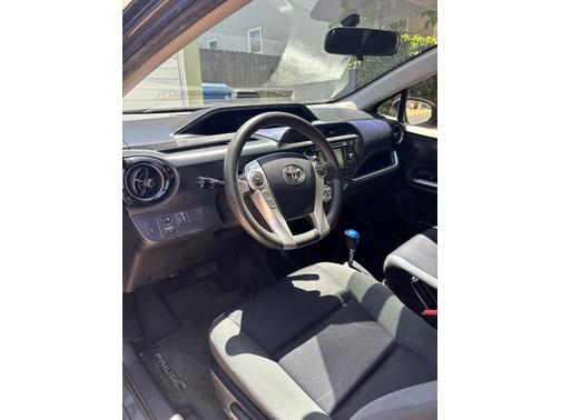 2016 Toyota Prius c Two