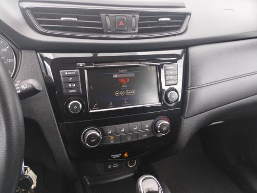 White 2018 Nissan Rogue S