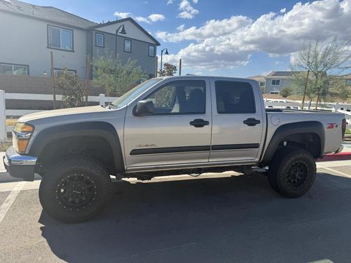 Beige 2004 Chevrolet Colorado LS