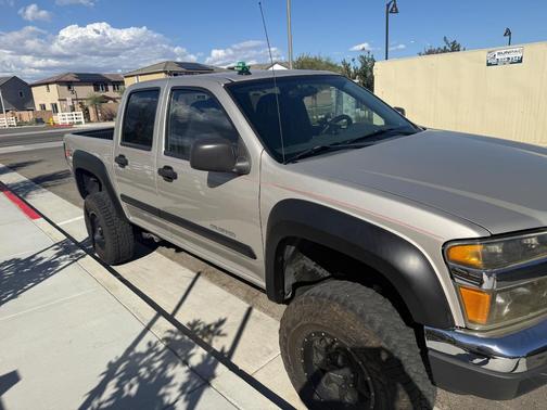 Beige 2004 Chevrolet Colorado LS