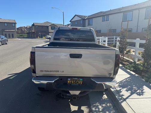 Beige 2004 Chevrolet Colorado LS