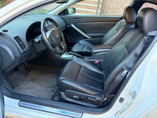 White 2011 Nissan Altima 2.5 S