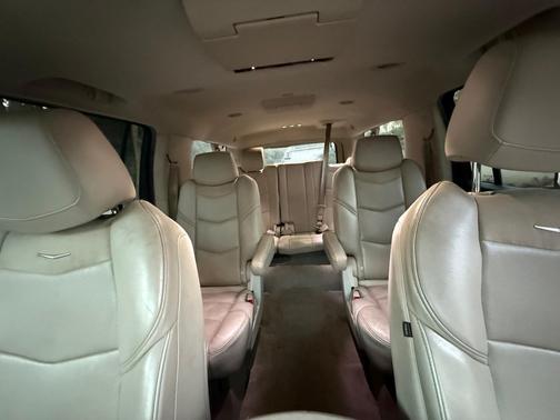 2018 Cadillac Escalade ESV Luxury